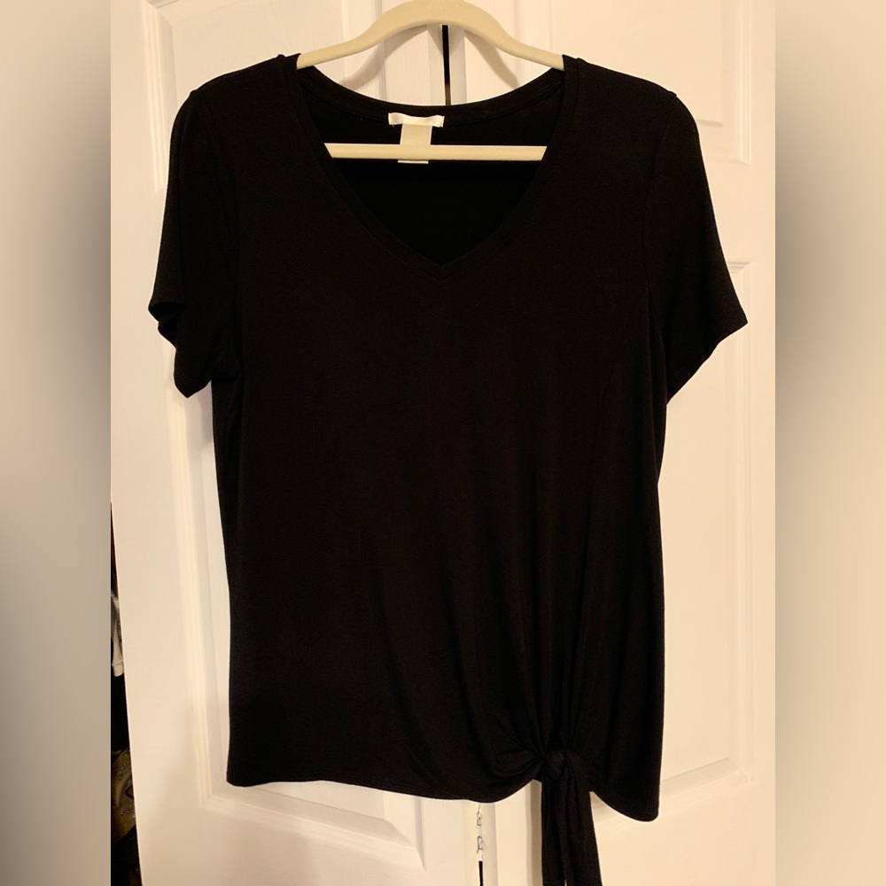 Matty M Women’s V-neck Tie Front Top, Black, Medium, Great Condition, Black